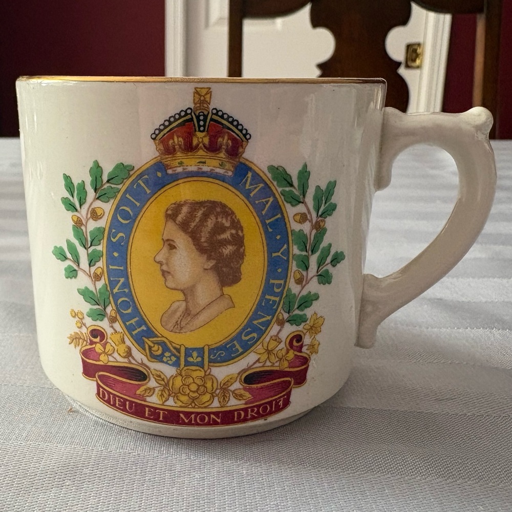 Vintage coronation mug - Queen Elizabeth II 1953